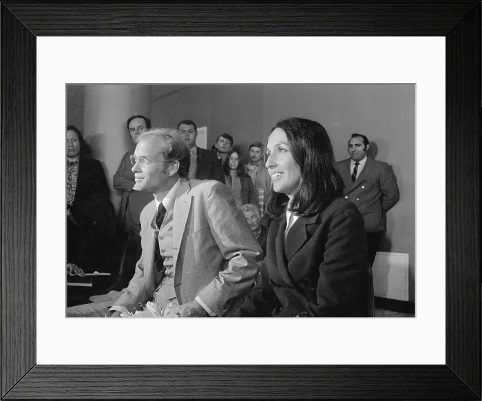 Framed Print : Joan Baez and Husband Speak to Press Framed Print : Joan Baez and Husband Speak to Press