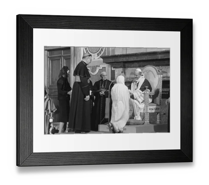 Framed Print : Pope Awards Peace Prize to Mother Teresa Framed Print : Pope Awards Peace Prize to Mother Teresa