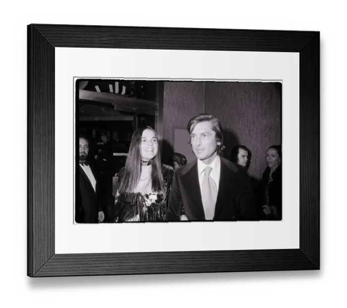 Framed Print : Actress Ali MacGraw with Husband Bob Evans Framed Print : Actress Ali MacGraw with Husband Bob Evans