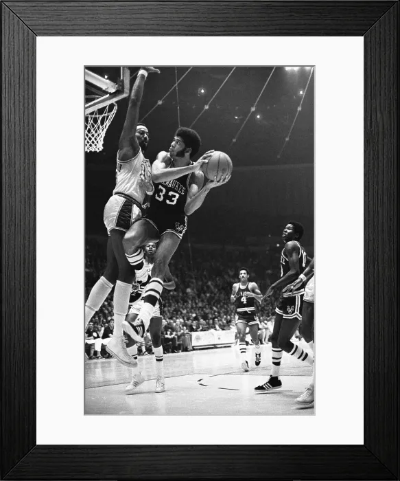 Framed Print : Lew Alcindor Shoots Vs. Wilt Chamberlain Framed Print : Lew Alcindor Shoots Vs. Wilt Chamberlain