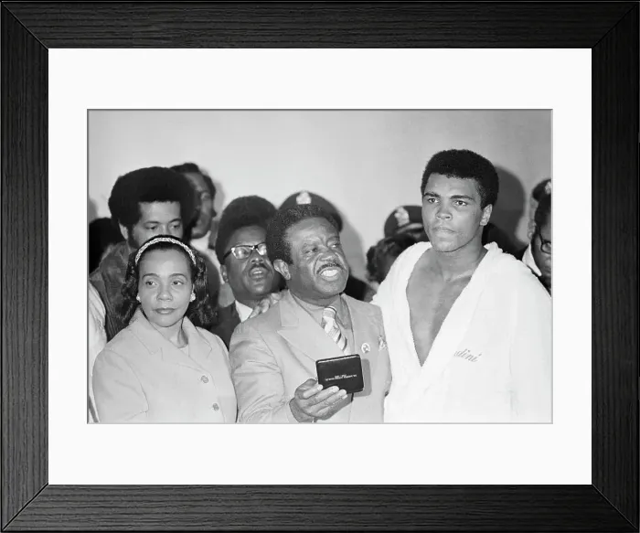 Framed Print : Coretta Scott King and Dr. Ralph Abernathy with Muhammad Ali Framed Print : Coretta Scott King and Dr. Ralph Abernathy with Muhammad Ali