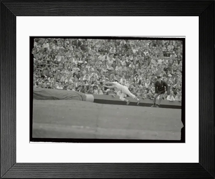 Framed Print : Brooks Robinson in Action Framed Print : Brooks Robinson in Action