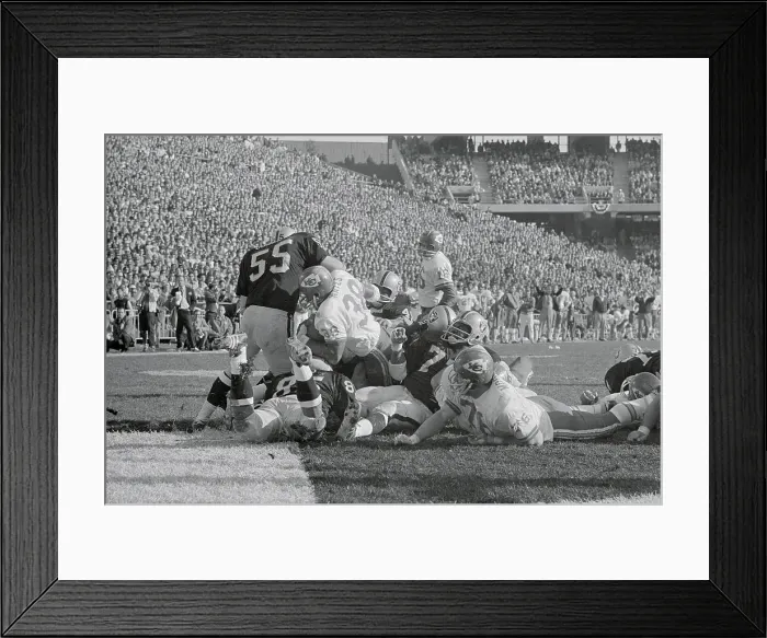 Framed Print : Wendell Hayes Diving to Make Touchdown Framed Print : Wendell Hayes Diving to Make Touchdown