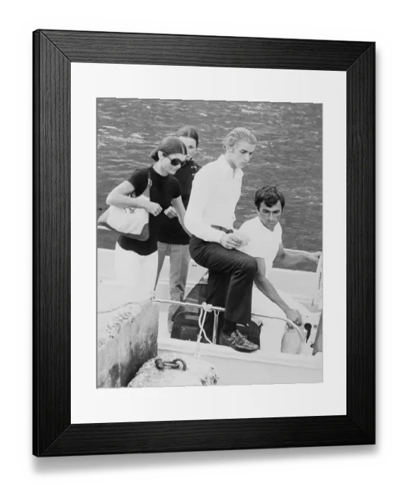 Framed Print : Jacqueline Onassis Arriving in Airport Framed Print : Jacqueline Onassis Arriving in Airport