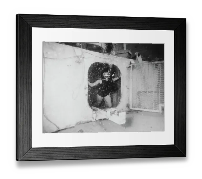 Framed Print : Sylvia Earle in Underwater Tank Framed Print : Sylvia Earle in Underwater Tank