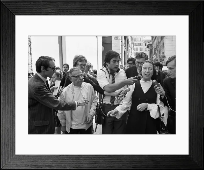 Framed Print : Journalists Surrounding de Beauvoir and Sarte Framed Print : Journalists Surrounding de Beauvoir and Sarte