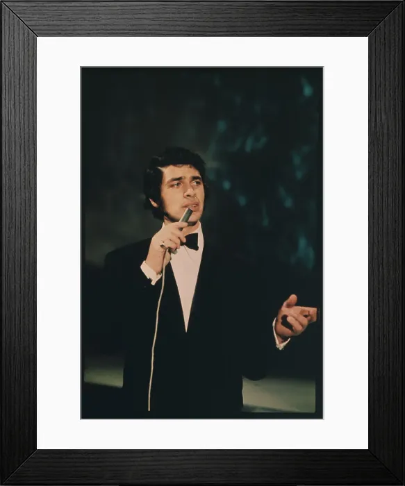 Framed Print : Engelbert Humperdink Singing Framed Print : Engelbert Humperdink Singing