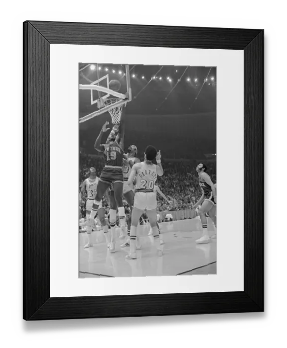 Framed Print : Willis Reed Doing a Lay-up Framed Print : Willis Reed Doing a Lay-up