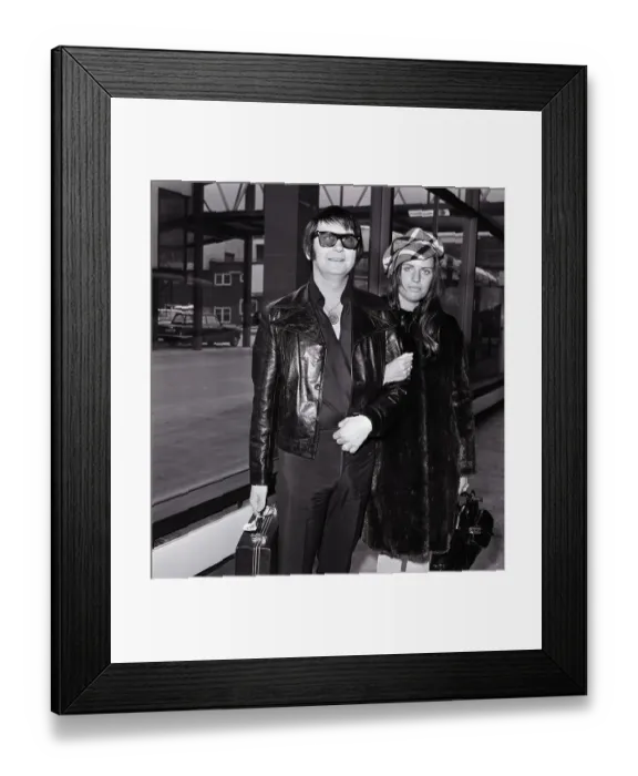 Framed Print : Roy Orbison With His Wife Barbara Framed Print : Roy Orbison With His Wife Barbara