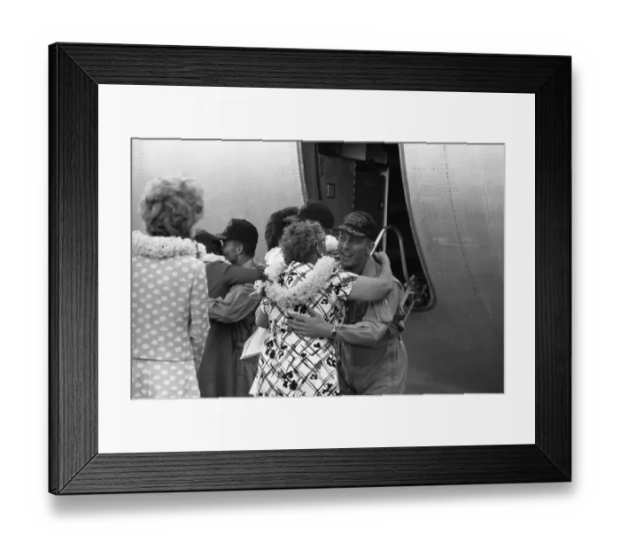 Framed Print : Apollo 13 astronauts receive warm welcomes from their families as they arrive in Honolulu Framed Print : Apollo 13 astronauts receive warm welcomes from their families as they arrive in Honolulu
