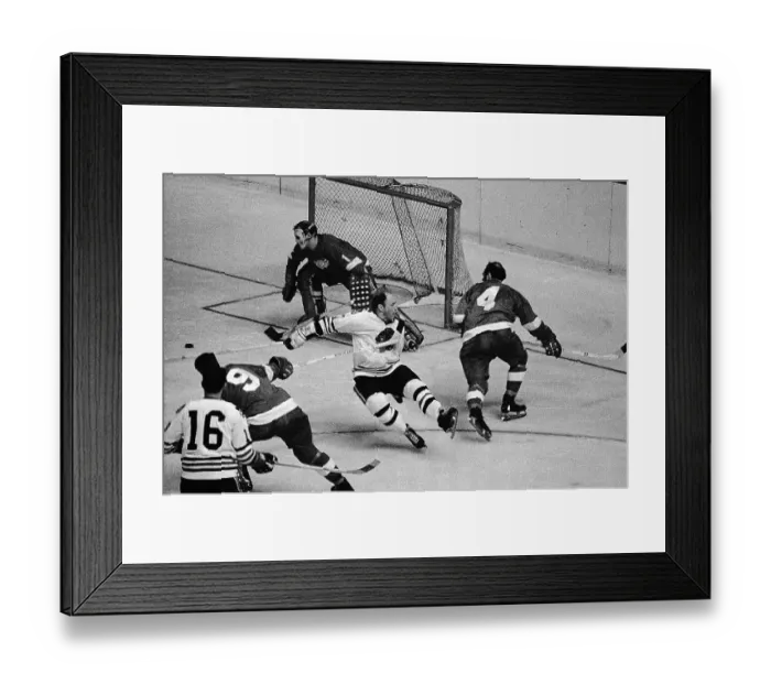 Framed Print : Bobby Hull Falling in Front of Goal Framed Print : Bobby Hull Falling in Front of Goal