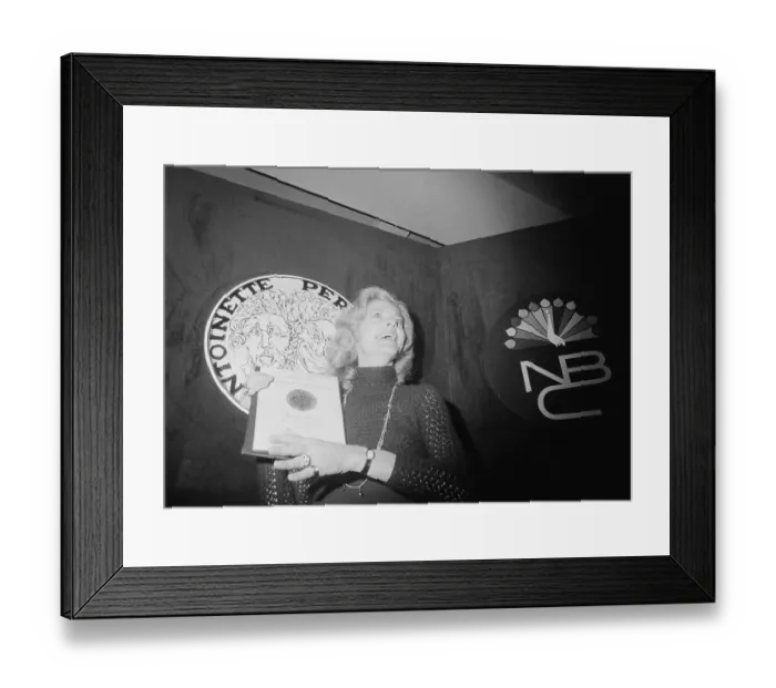 Framed Print : Lauren Bacall Outstretching Her Hand Framed Print : Lauren Bacall Outstretching Her Hand