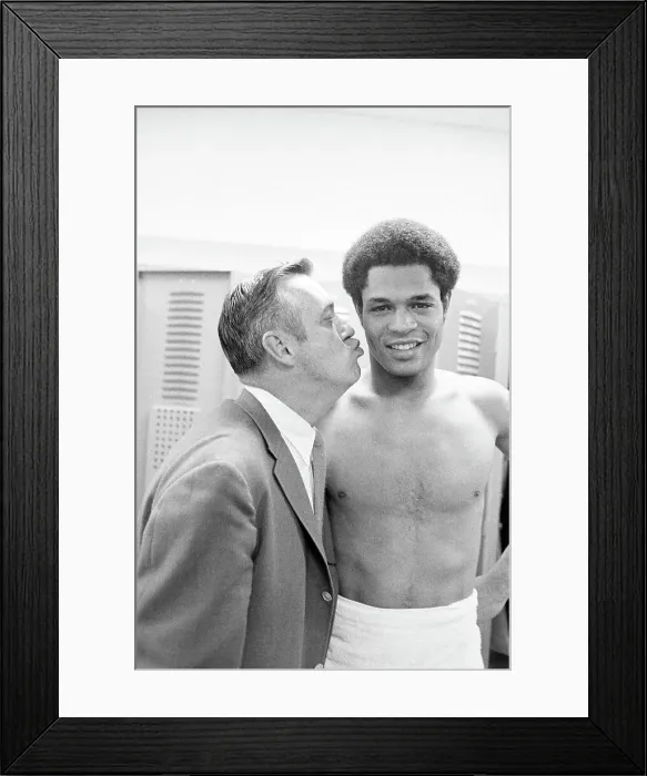 Framed Print : Johnny Dee Kissing Austin Carr On Cheek Framed Print : Johnny Dee Kissing Austin Carr On Cheek