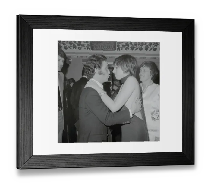 Framed Print : Joel Gray Greeting Liza Minnelli Framed Print : Joel Gray Greeting Liza Minnelli