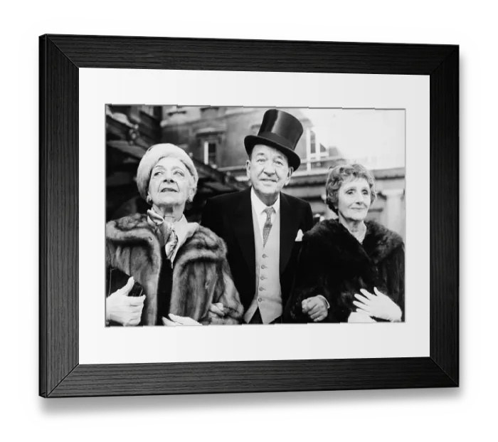 Framed Print : Sir Noel Coward Leaves Buckingham Palace Framed Print : Sir Noel Coward Leaves Buckingham Palace