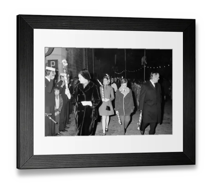 Framed Print : Royal Performance