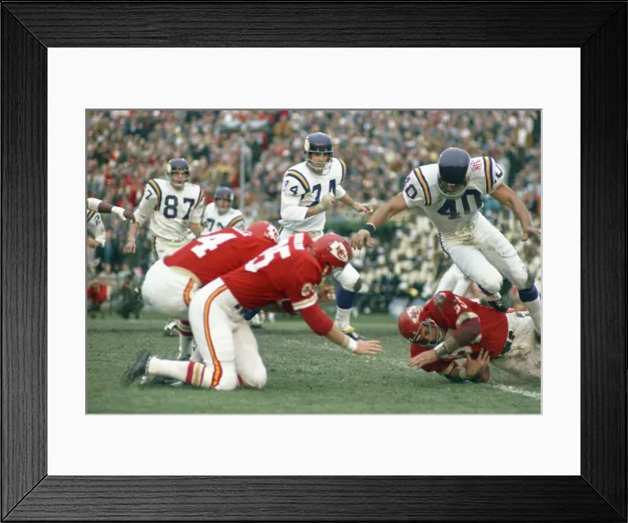 Framed Print : Kansas City Chiefs vs. Minnesota Vikings Framed Print : Kansas City Chiefs vs. Minnesota Vikings