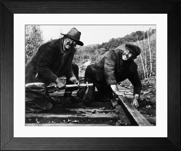 Framed Print : Art Lund and Sean Connery Plant Dynamite Framed Print : Art Lund and Sean Connery Plant Dynamite