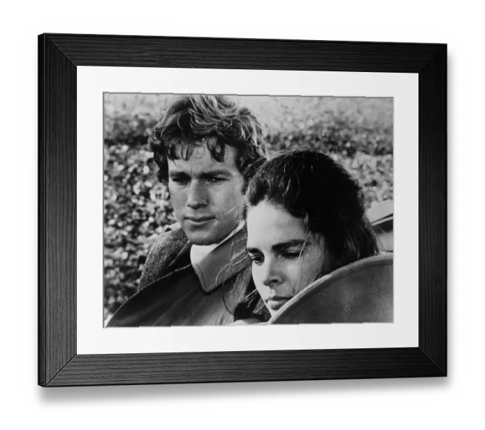 Framed Print : Ryan O'Neal and Ali MacGraw in Love Story Framed Print : Ryan O'Neal and Ali MacGraw in Love Story