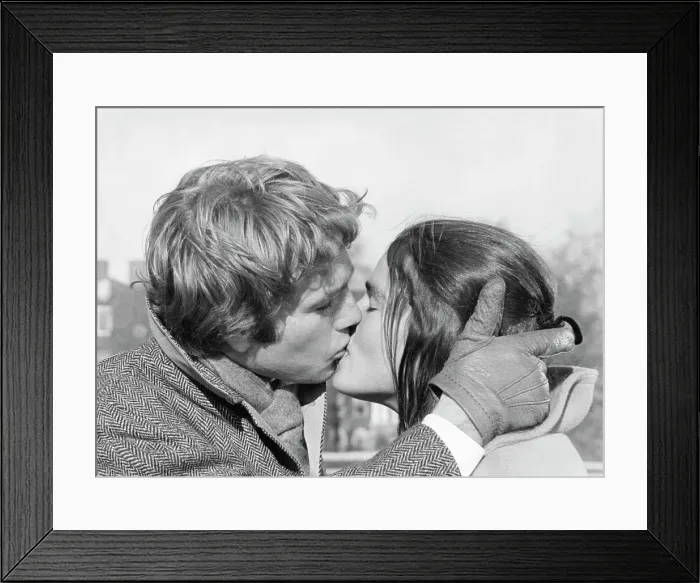 Framed Print : Ryan O'Neal Kissing Ali MacGraw Framed Print : Ryan O'Neal Kissing Ali MacGraw