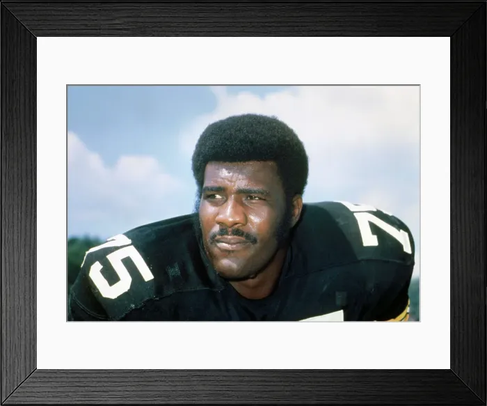 Framed Print : Mean Joe Greene of the Pittsburgh Steelers Framed Print : Mean Joe Greene of the Pittsburgh Steelers