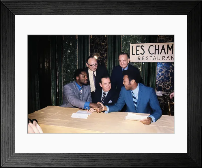 Framed Print : Joe Frazier and Opponent at Pre Fight Meeting Framed Print : Joe Frazier and Opponent at Pre Fight Meeting