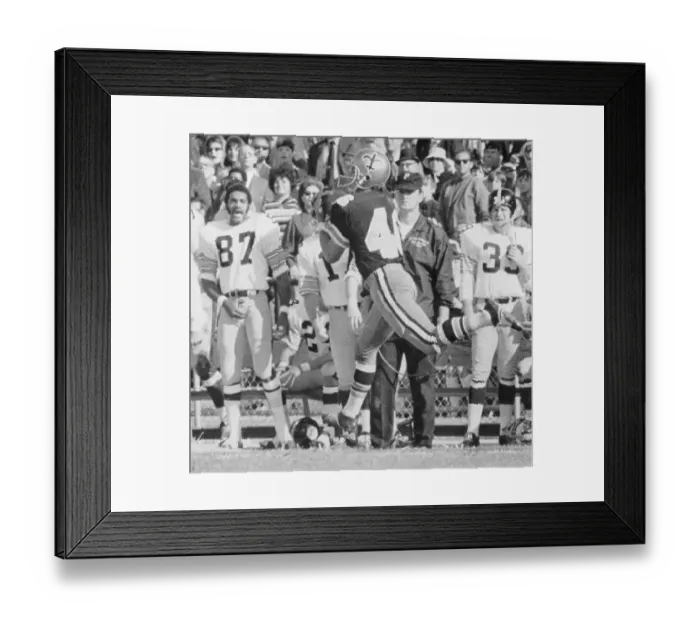 Framed Print : Danny Abramowicz Hauls in Pass Framed Print : Danny Abramowicz Hauls in Pass