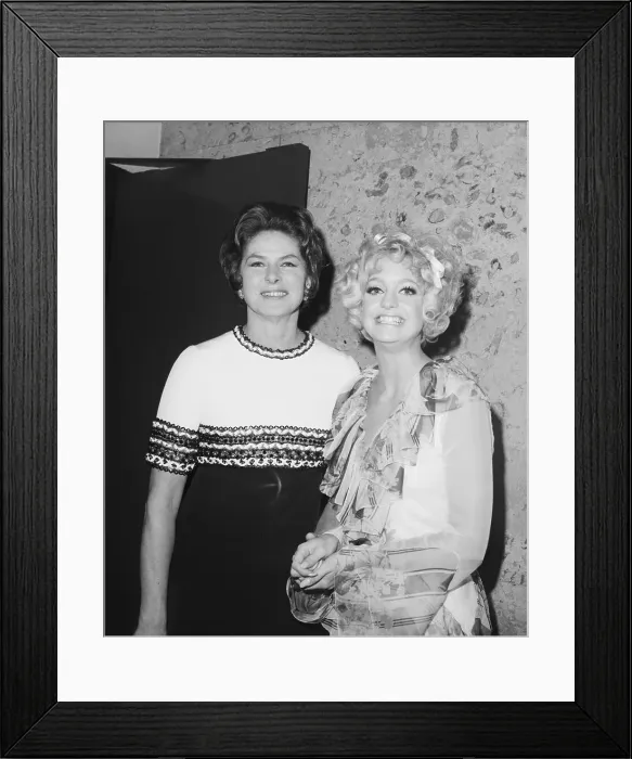 Framed Print : Goldie Hawn with Ingrid Bergman Framed Print : Goldie Hawn with Ingrid Bergman