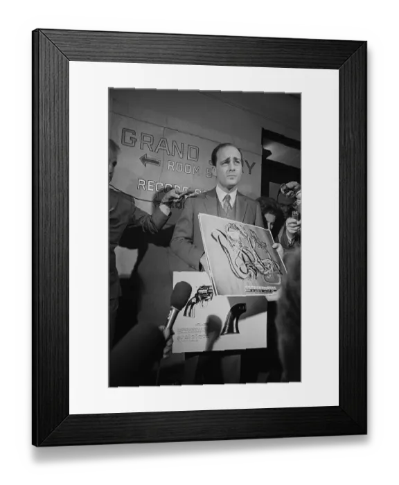 Framed Print : Bugliosi Photograph of Rope from Tate Murder Framed Print : Bugliosi Photograph of Rope from Tate Murder