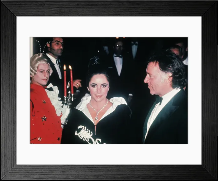 Framed Print : Elizabeth Taylor Wearing a One Million Dollar Diamond Framed Print : Elizabeth Taylor Wearing a One Million Dollar Diamond