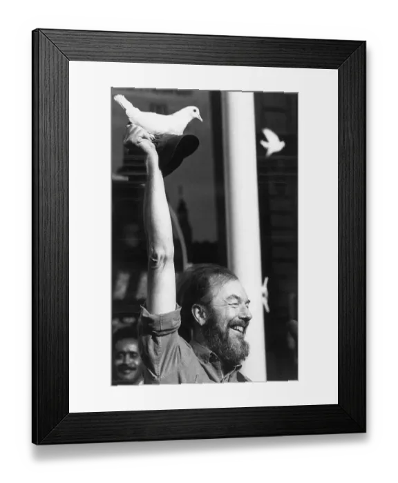 Framed Print : Singer Pete Seeger at Peace Rally