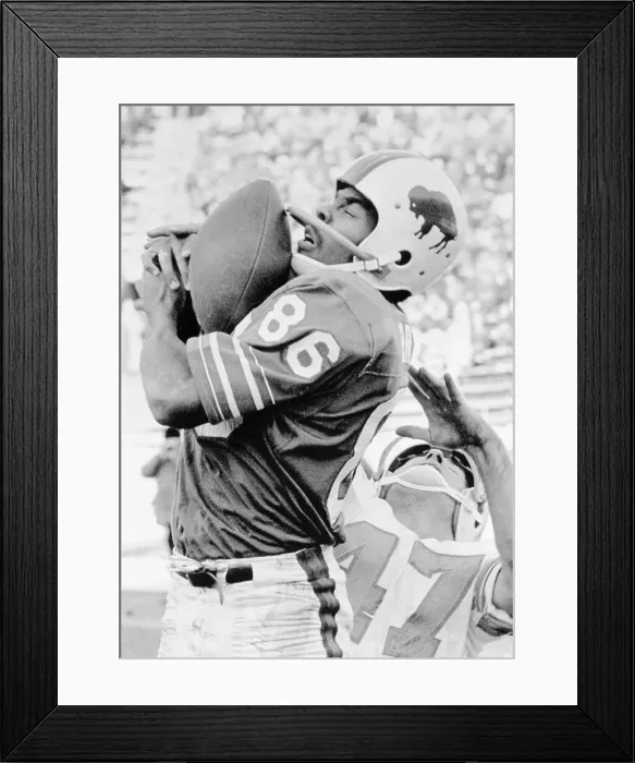 Framed Print : Marlin Briscoe Catching A Strong Pass Framed Print : Marlin Briscoe Catching A Strong Pass