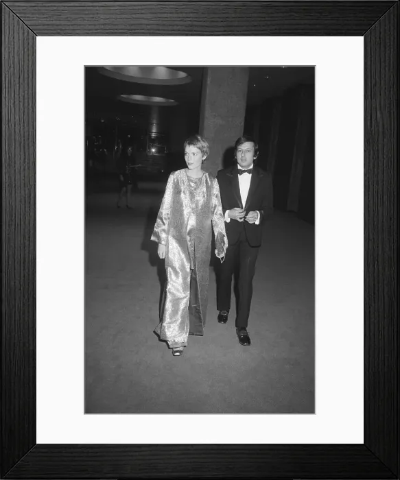Framed Print : Mia Farrow, Andre Previn Fulllength Framed Print : Mia Farrow, Andre Previn Fulllength