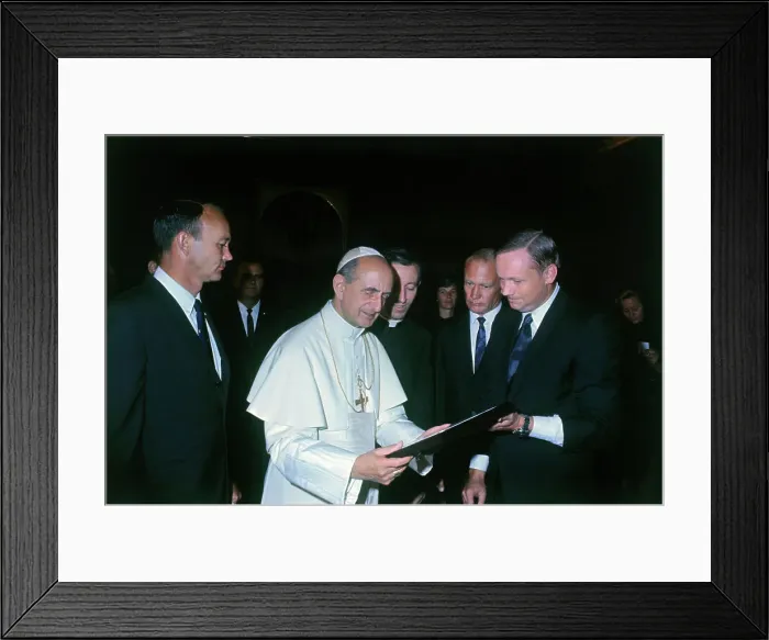 Framed Print : Pope Paul VI with Apollo 11 Astronauts Framed Print : Pope Paul VI with Apollo 11 Astronauts