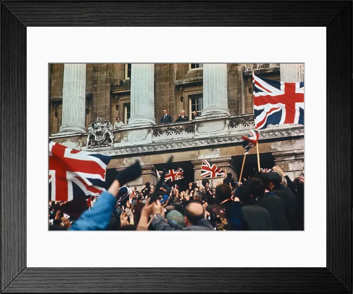 Framed Print : Protestants Supporting the Reverend Ian Paisley Framed Print : Protestants Supporting the Reverend Ian Paisley
