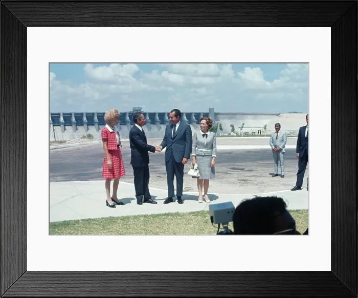 Framed Print : Richard Nixon Shaking Hands with Mexican President Framed Print : Richard Nixon Shaking Hands with Mexican President