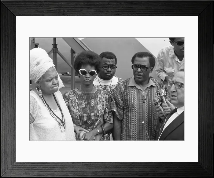 Framed Print : Robert Williams Fails to Arrive Framed Print : Robert Williams Fails to Arrive