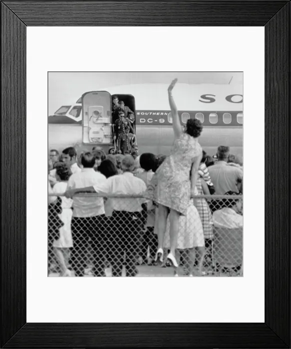 Framed Print : 231st Army Reserve Transportation Unit Arrive Home