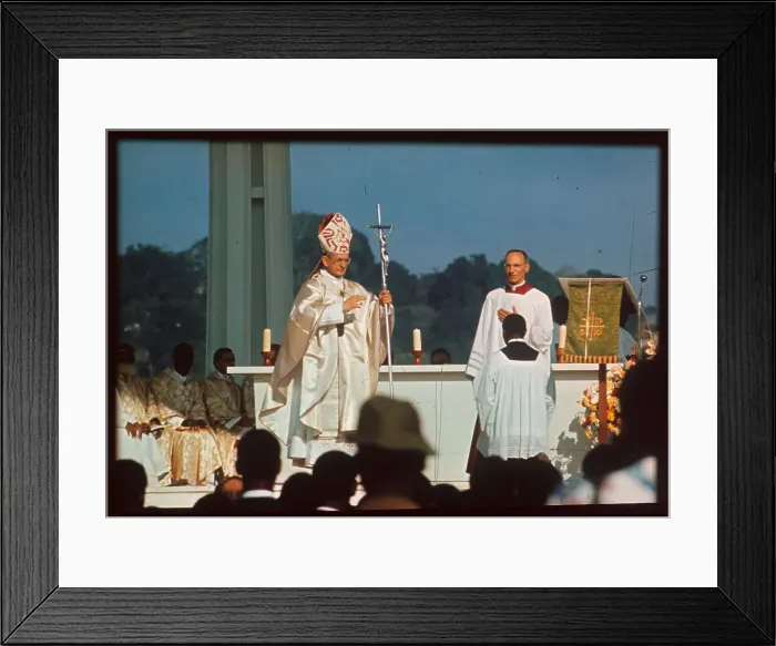 Framed Print : Pope Paul VI Celebrating Mass in Uganda Framed Print : Pope Paul VI Celebrating Mass in Uganda