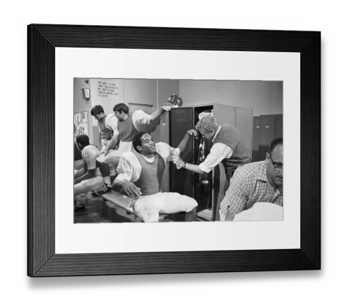 Framed Print : Makeup Man Sprays O.J. Simpson with Water Framed Print : Makeup Man Sprays O.J. Simpson with Water