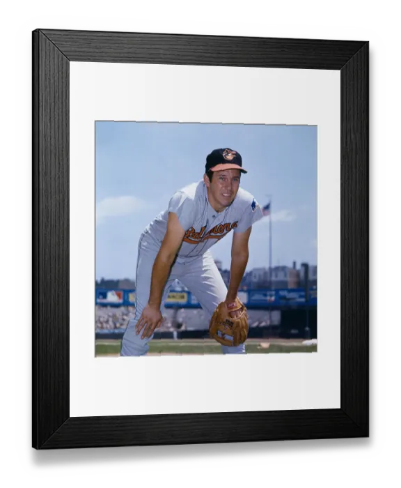 Framed Print : Brooks Robinson in Playing Position Framed Print : Brooks Robinson in Playing Position