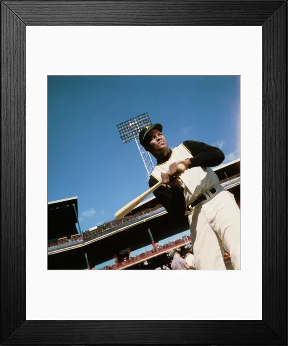Framed Print : Pittsburgh Pirate Roberto Clemente in Batting Pose Framed Print : Pittsburgh Pirate Roberto Clemente in Batting Pose