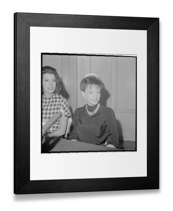 Framed Print : Portrait of Judy Garland Framed Print : Portrait of Judy Garland