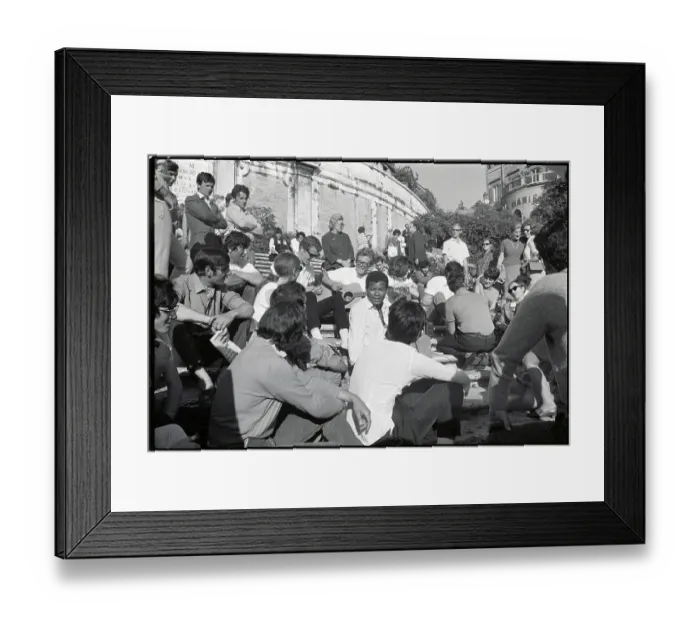 Framed Print : Italians Hippies Seated on Spanish Steps Framed Print : Italians Hippies Seated on Spanish Steps
