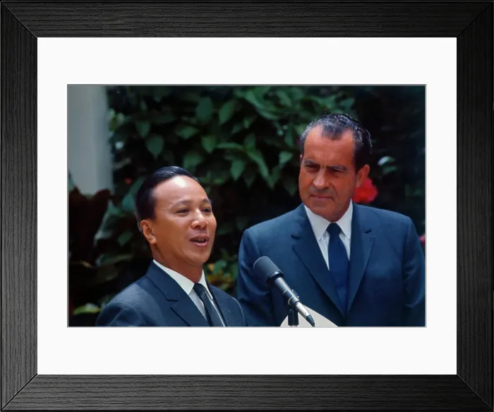 Framed Print : Nixon and Nygen Van Thieu Meeting at Midway Framed Print : Nixon and Nygen Van Thieu Meeting at Midway