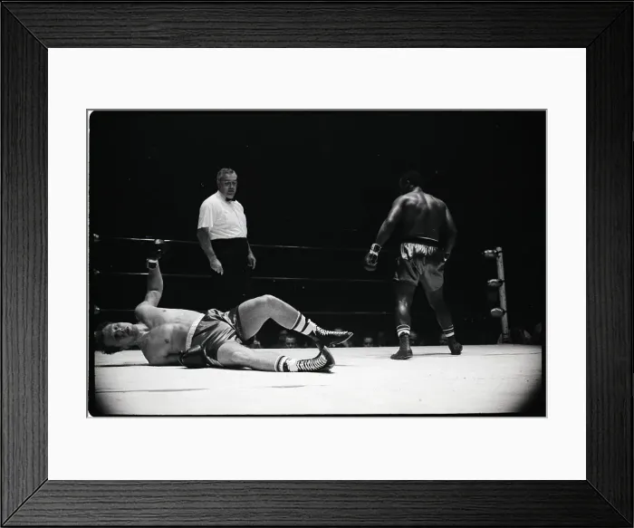 Framed Print : Dave Zyglewicz Kayoed By Joe Frazier