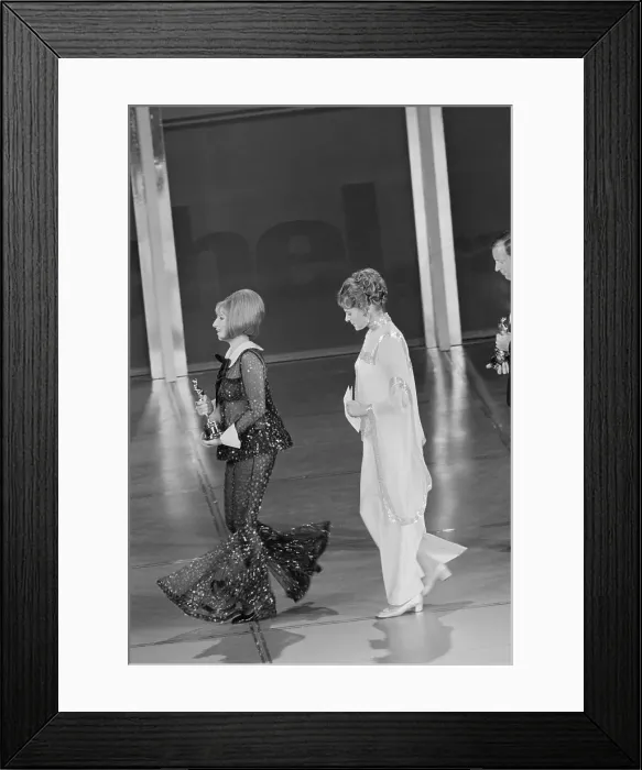 Framed Print : Barbra Streisand and Ingrid Bergman at the Academy Awards Framed Print : Barbra Streisand and Ingrid Bergman at the Academy Awards