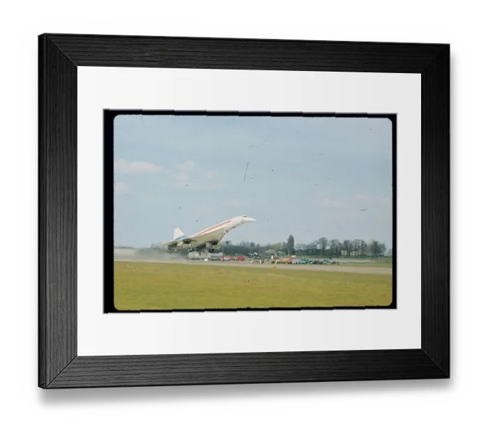 Framed Print : Concorde 002 Taking Off Framed Print : Concorde 002 Taking Off