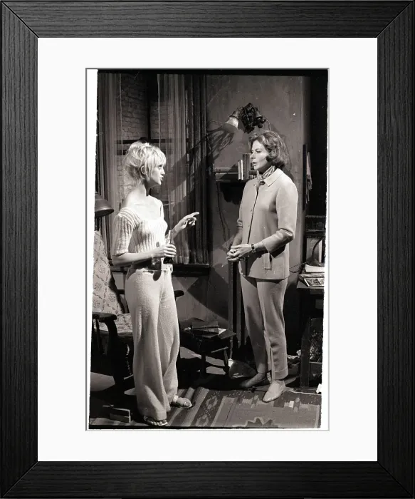 Framed Print : Goldie Hawn and Ingrid Bergman in Film Framed Print : Goldie Hawn and Ingrid Bergman in Film
