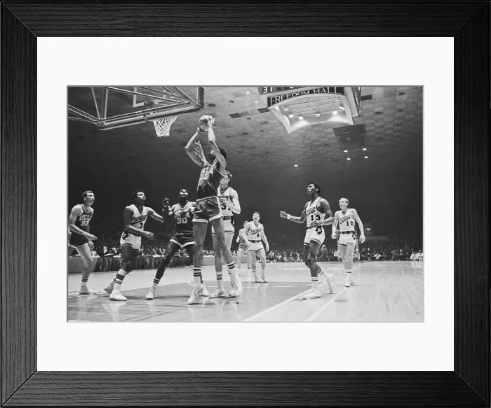 Framed Print : Lew Alcindor Setting Up to Shoot